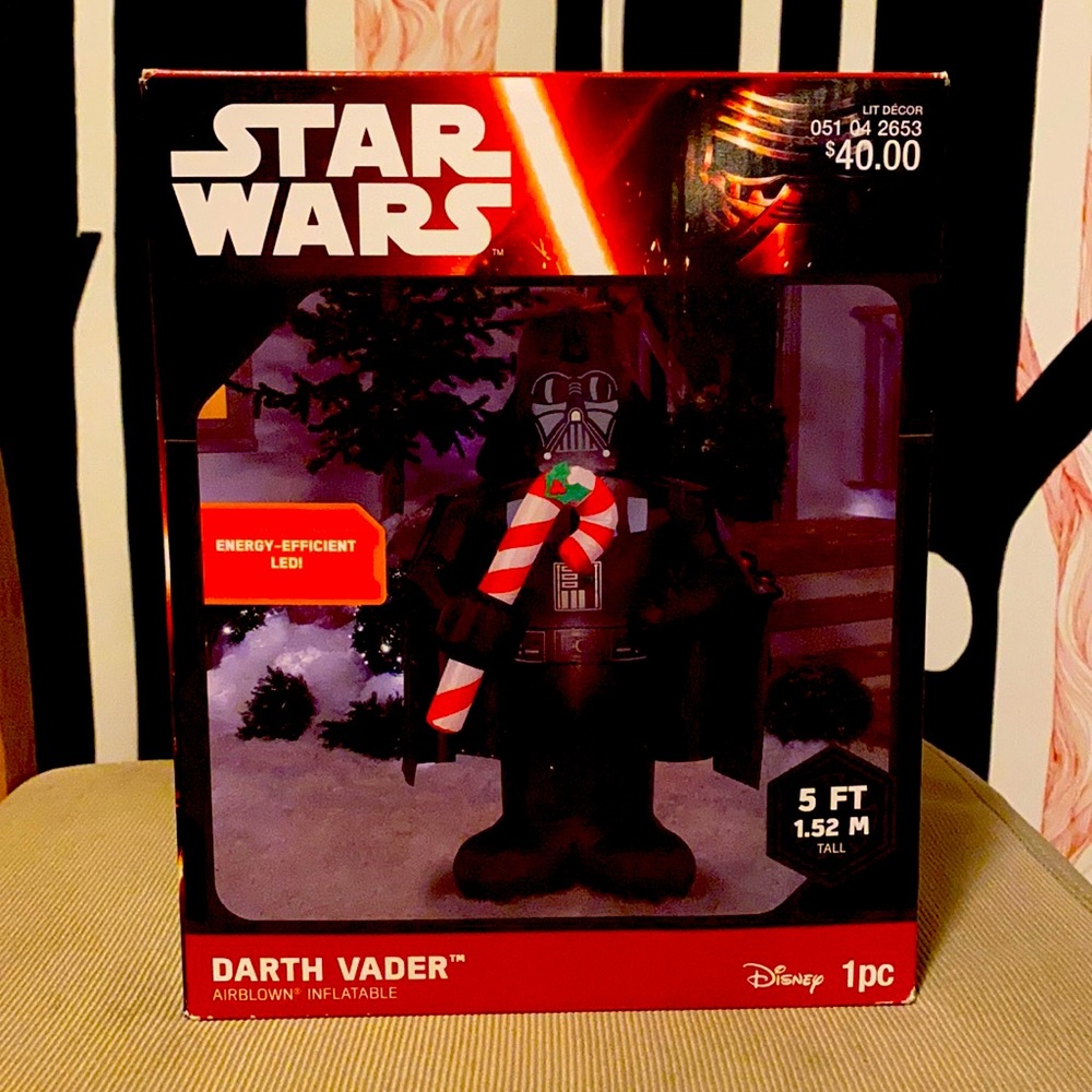 Darth Vader inflatable. NIB. Star Wars in your yard with this 5-foot figure.